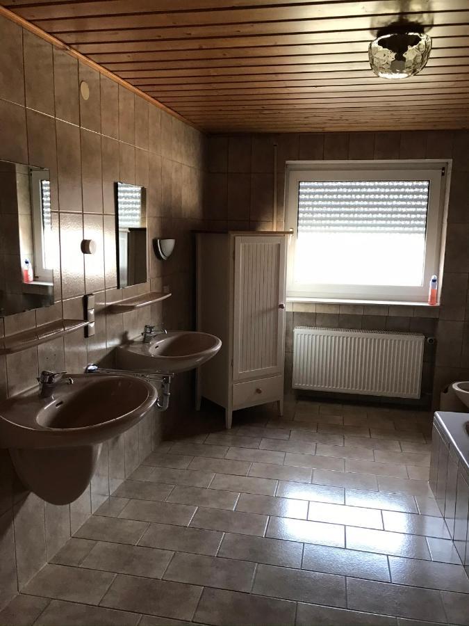 Gaestehaus Zur Schmiede Burghaun Exterior foto